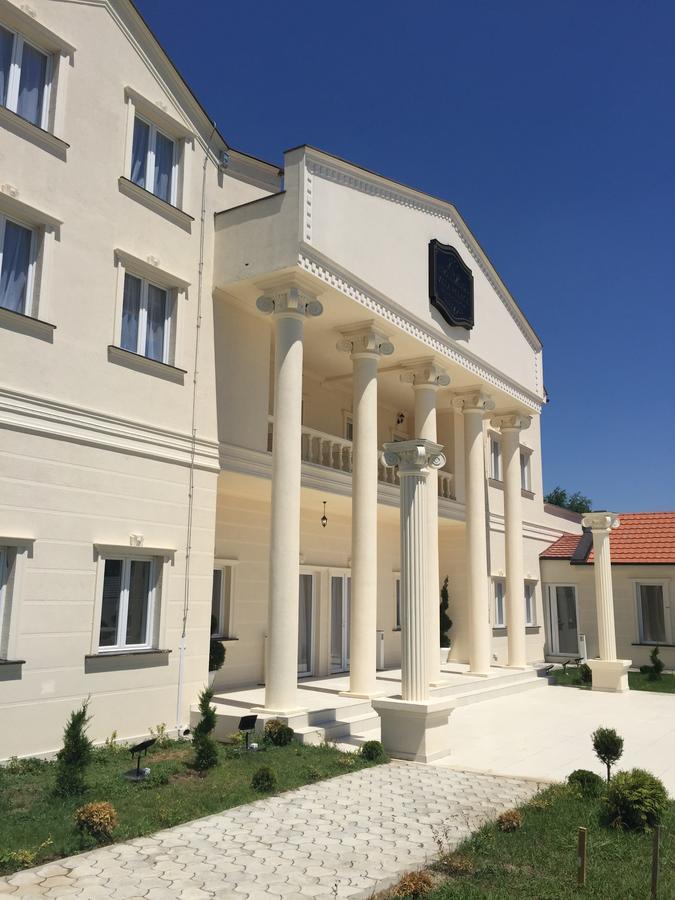 Villa Palace Novi Sad Exteriör bild